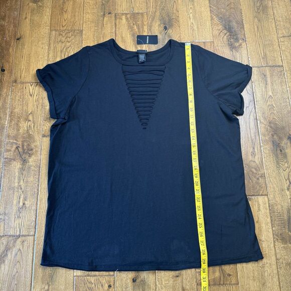NWT TORRID BLACK Cotton V-Neck Ladder Slash Tee Soft Stretch Womens Plus Sz 3 3X - Picture 4 of 6